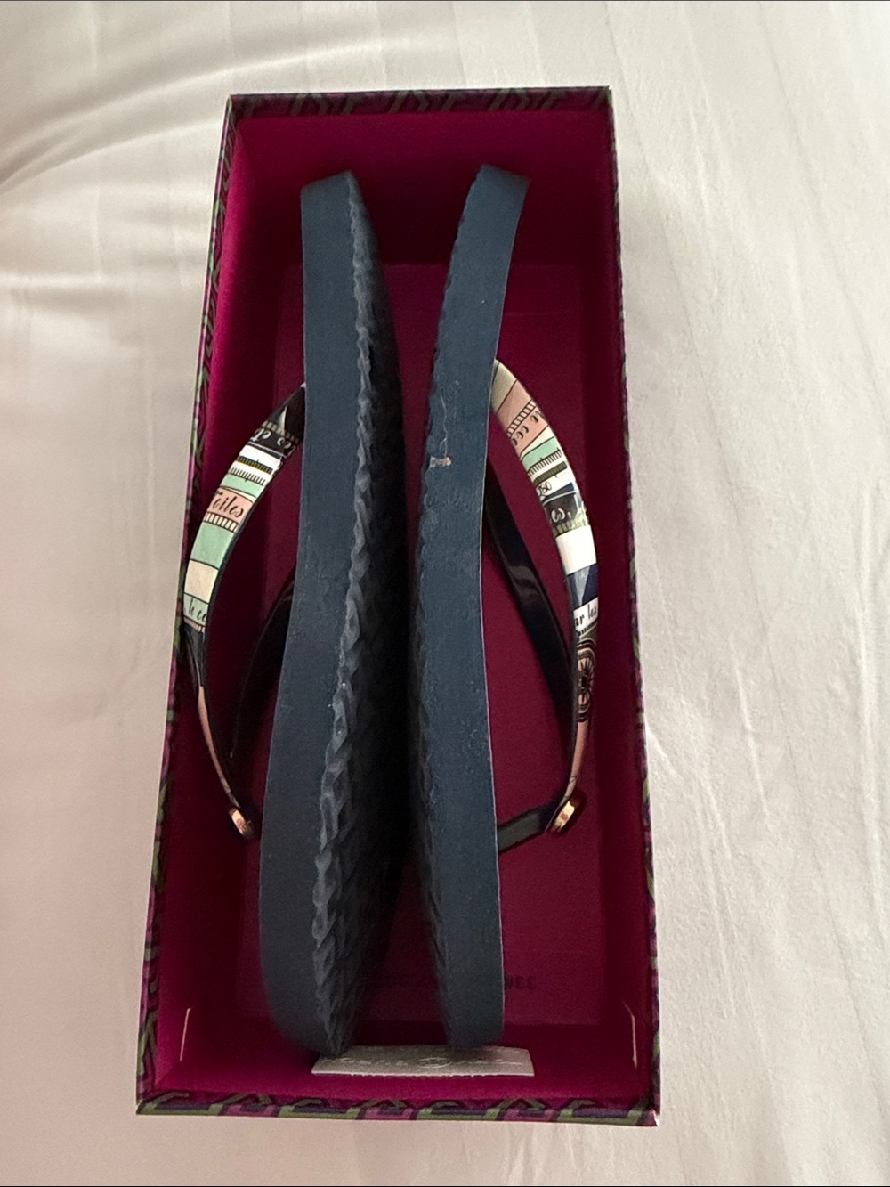 Tory Burch Black Multicolor Compass-Print Flip Flops - Picture 5 of 6
